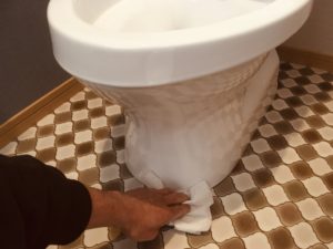 フチなしトイレの跳ね返り汚れを根本的に解消する方法[DIY]