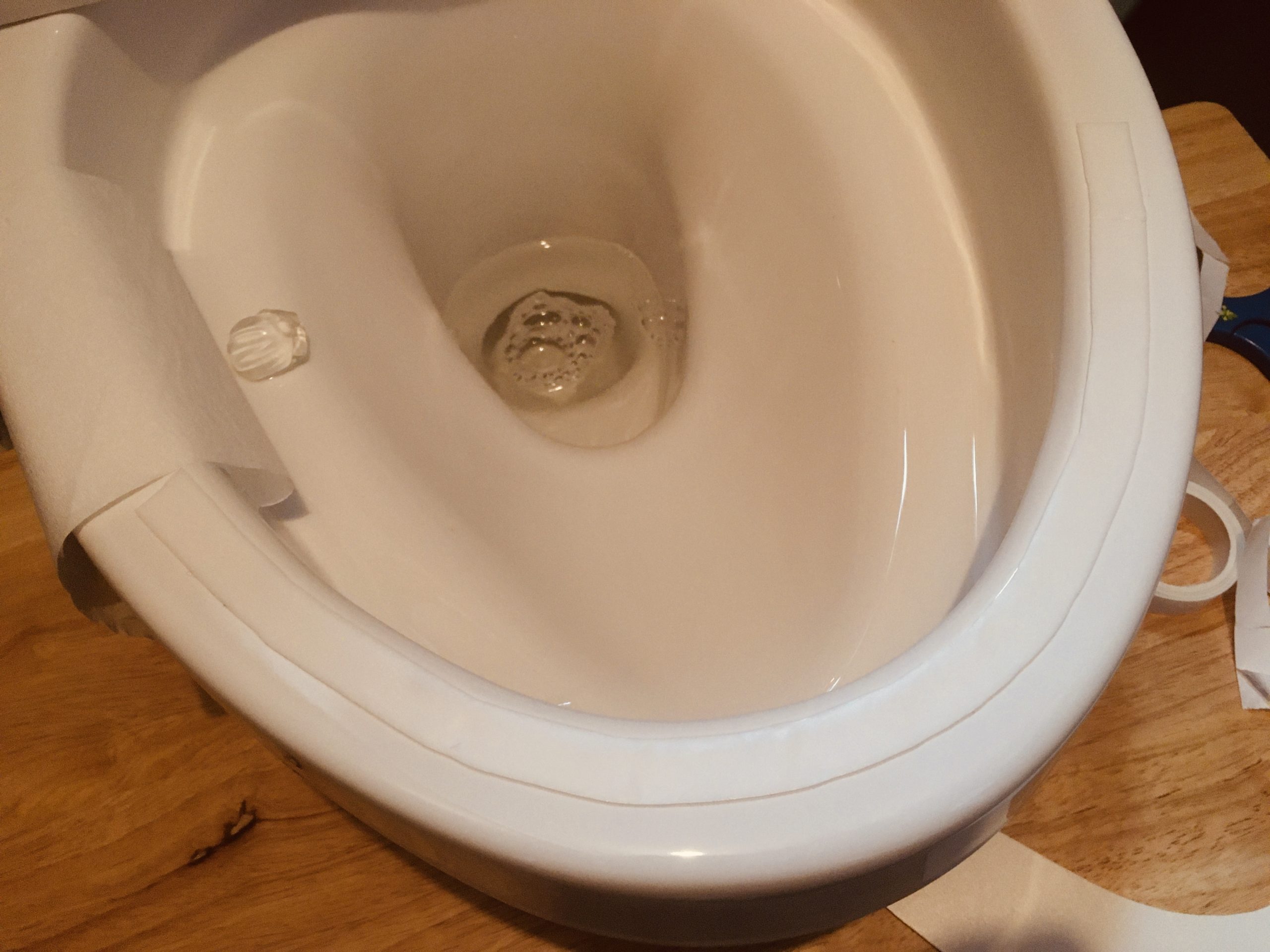 フチなしトイレの跳ね返り汚れを根本的に解消する方法[DIY] 虹や